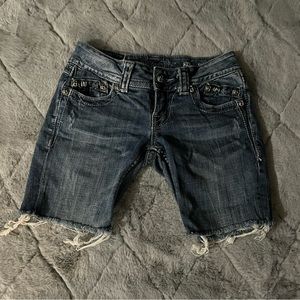 Roll up summer shorts !